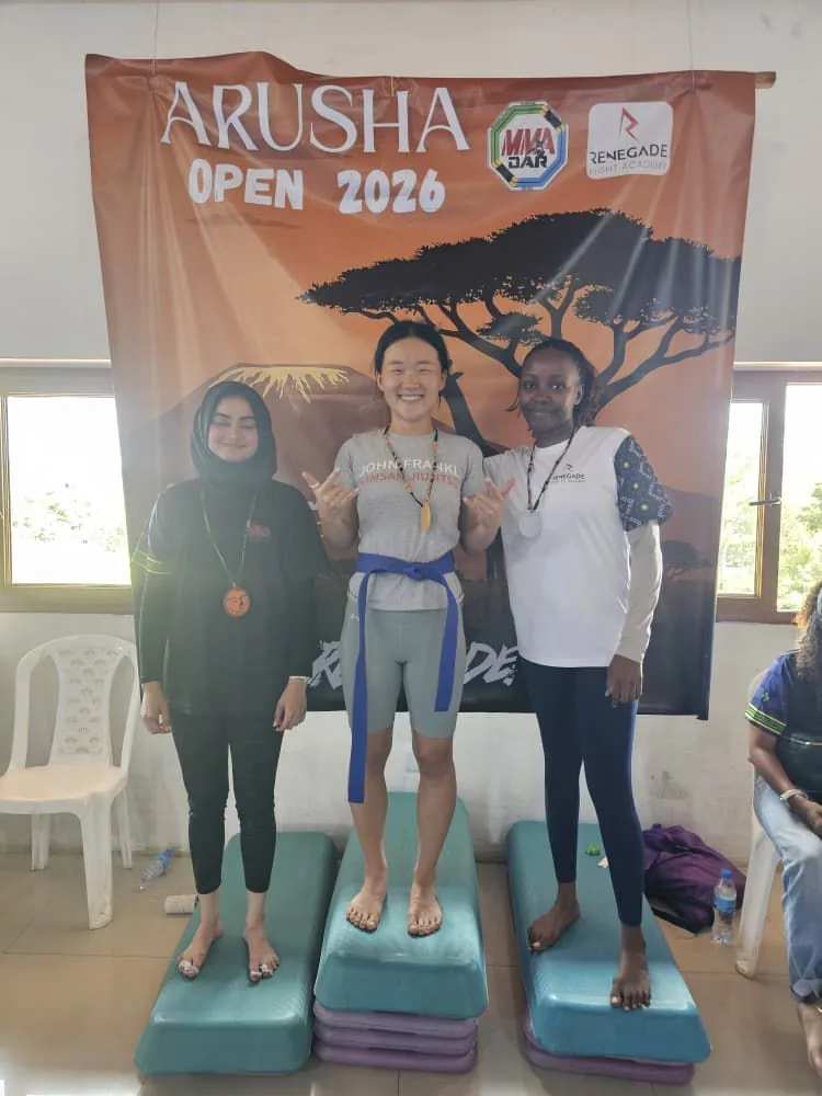 Women competitors standing together after the Arusha Open
